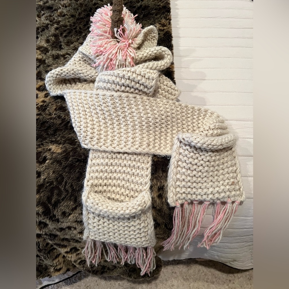 Adorable Unicorn kitted scarf/hat combo.